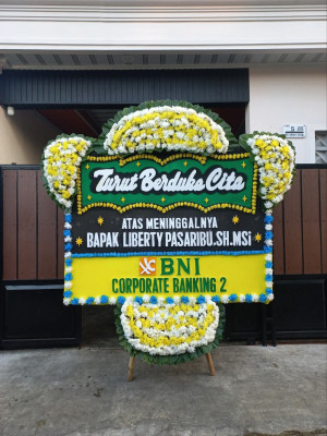 Papan Bunga Duka di Padang Barat