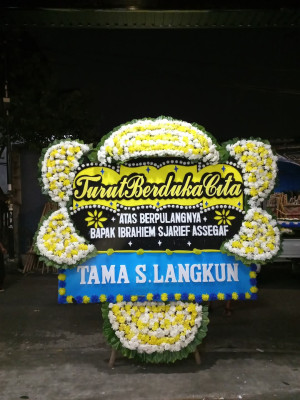Papan Bunga Duka di Padang Barat